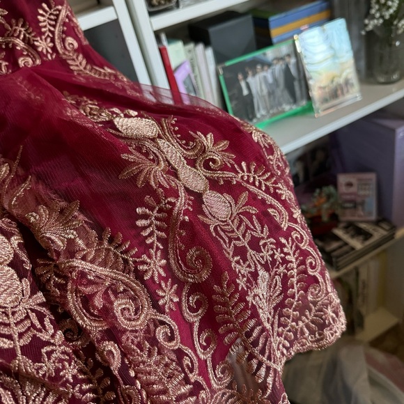 Alter’d State Sz large Burgandy and Gold Lace Sleeveless Dress V neck. - Picture 7 of 9